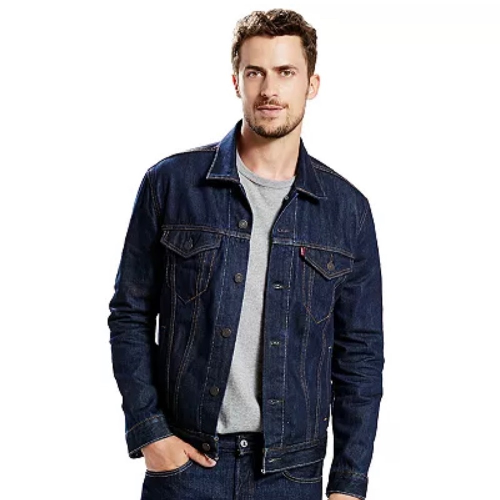 Nwt brand new men’s Levi trucker jacket dark blue medium never worn denim